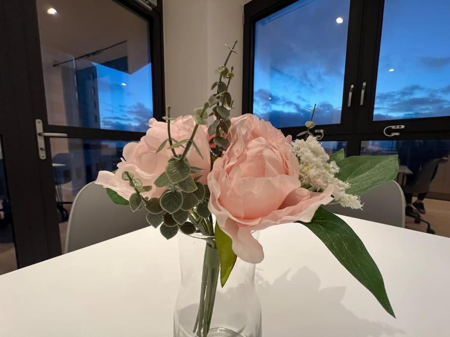 2 Bed Penthouse Style Apartment London Exterior foto